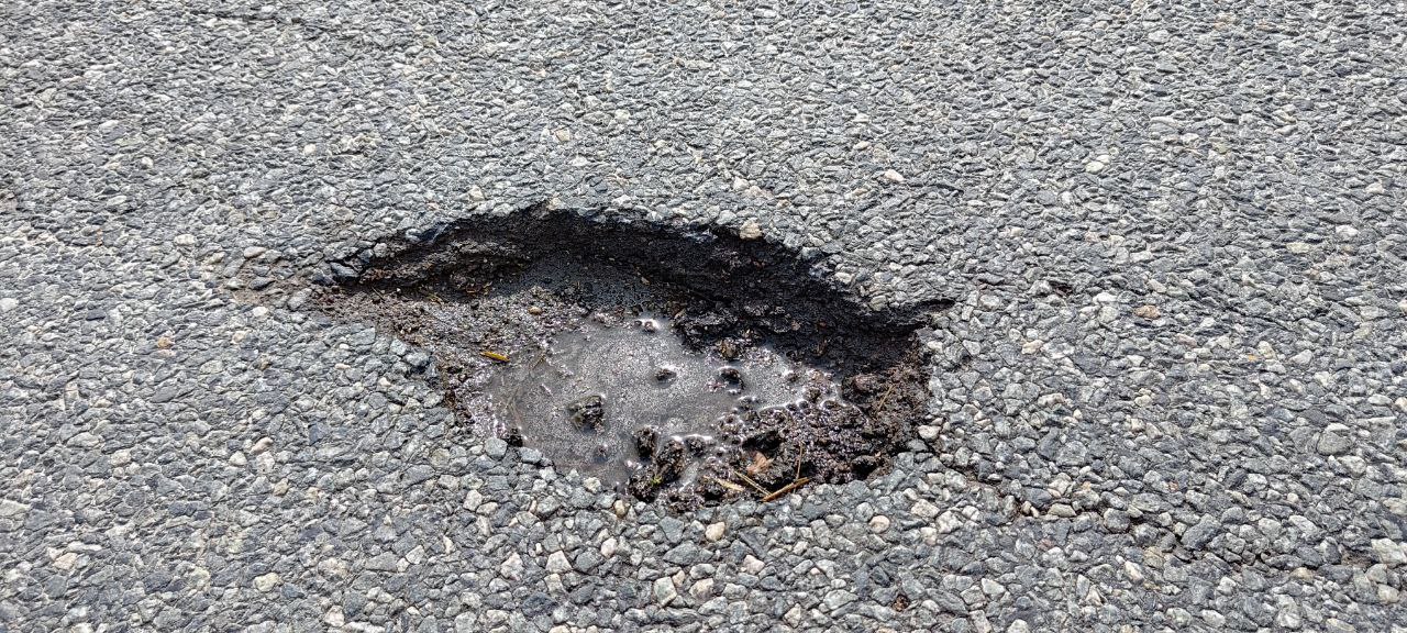 Asphalt hole / Pothole